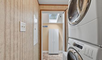42 Sparrow Dr, Augusta, ME 04330