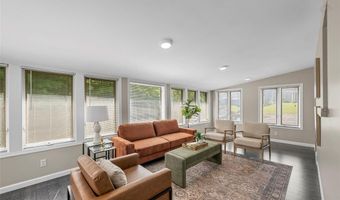 9301 Leona Ct, Affton, MO 63123