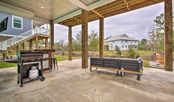 4082 Cardinal St, Bay St. Louis, MS 39520