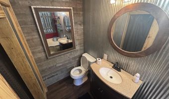 910 Texas Ave, Baxter Springs, KS 66713