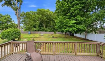 115 Poplar St, Agawam, MA 01030