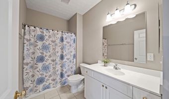 5939 Naughten Pond Dr, Columbus, OH 43213