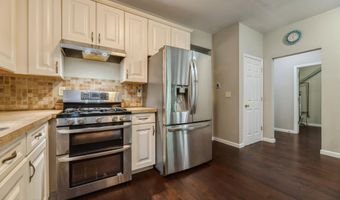 11 Water St, Aberdeen, NJ 07747