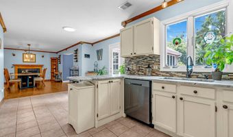 156 Magnolia Ln, Middletown, NJ 07748