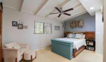 823 Kalalea St, Honolulu, HI 96825