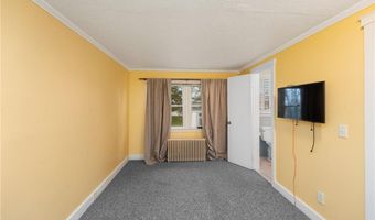 1737 Wampanoag Trl, Barrington, RI 02806