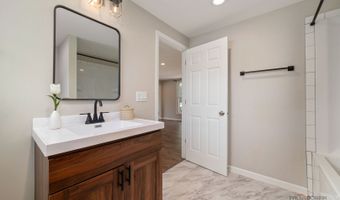 25176 W Linden Ln W, Antioch, IL 60002