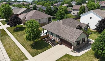 1736 Ashwood Dr SW, Altoona, IA 50009