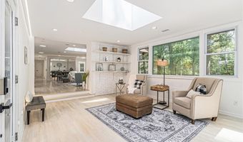 2605 Mckinnon Dr, Decatur, GA 30030