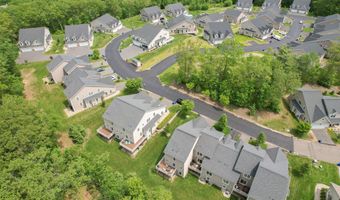 28 Brookview Cir 28, Bristol, CT 06010