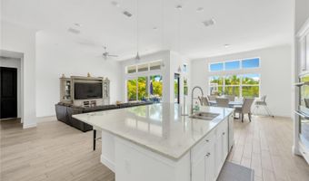 832 MANNS HARBOR Dr, Apollo Beach, FL 33572