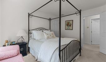 61 Seal Island Rd, Bristol, RI 02809