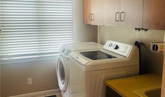 2 Wenscott Ln, North Providence, RI 02904