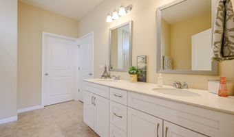 580 N Highlander Way, Addison, IL 60101