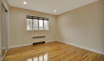 260 Oakridge Ln, Albertson, NY 11507