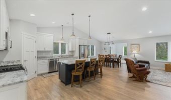 423 Old Glory Dr NE, Alexandria, MN 56308