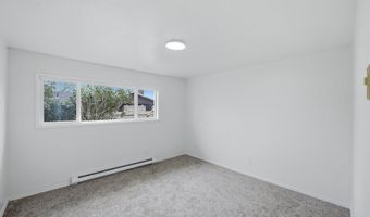 835 12TH St, Bandon, OR 97411