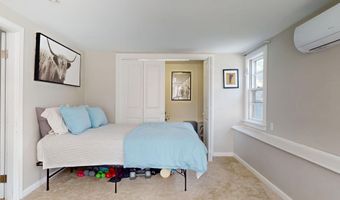 5 Crawford Dr, Bath, ME 04530