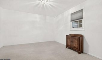 7504 WESTLAKE Ter 25, Bethesda, MD 20817
