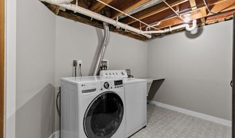 606 S WILD ROSE Ln, Appleton, WI 54914