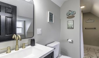 334 W 9th St, Auburn, IN 46706