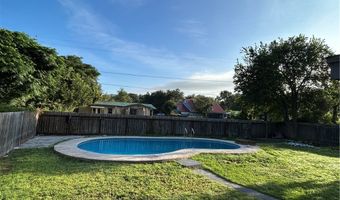 1217 Rose Dr, Alice, TX 78332