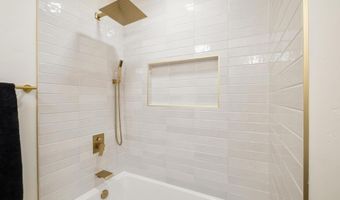 2070 Basswood Ave, Carlsbad, CA 92008