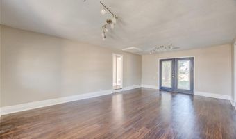 126 Windsor Ave, Chickasha, OK 73018