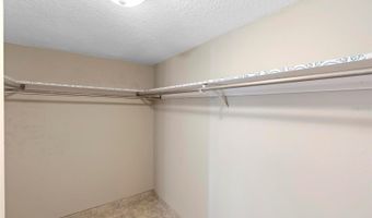 652 LAKE VILLAS Dr D, Altamonte Springs, FL 32701