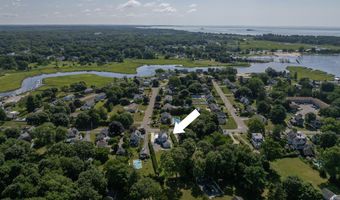 89 Commerce St, Clinton, CT 06413