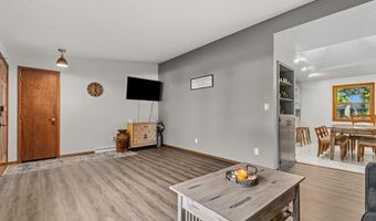 2512 N CHESTWOOD Ct, Appleton, WI 54911