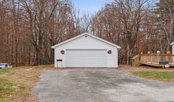 672 Riverside Dr, Augusta, ME 04330