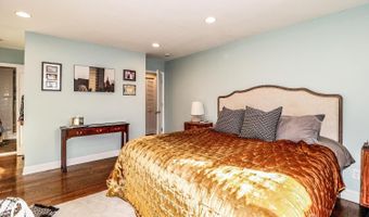 82 Kempson Pl, Metuchen, NJ 08840