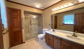 701 Gloria St, Adel, GA 31620