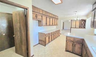808 Cambridge Dr, Altus, OK 73521