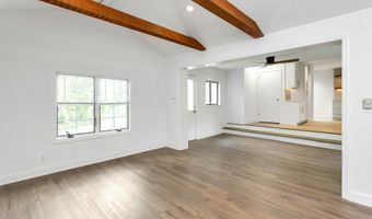 124 Minturn Pl, Bridgeport, CT 06606