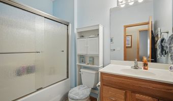 4942 Hemingway Dr, Ames, IA 50014