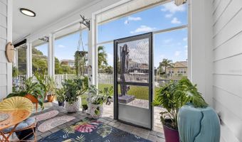 526 ISLEBAY Dr, Apollo Beach, FL 33572