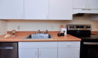 609 Watersedge Dr, Ann Arbor, MI 48105