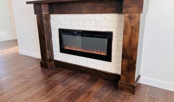 921 Willet St, Aberdeen, SD 57401