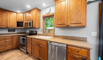 201 S 5th Ave, Brandon, SD 57005