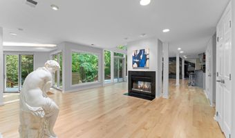 6829 LITTLE RIVER Tpke, Annandale, VA 22003