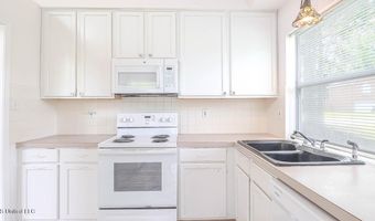 2106 Lauren Dr, Biloxi, MS 39532