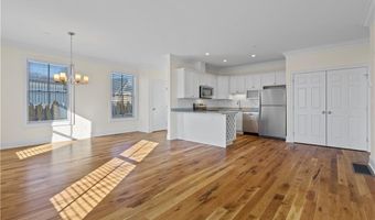 73 W Main St 2, Clinton, CT 06413