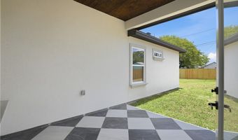 151 N 9th St, Aransas Pass, TX 78336