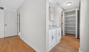 824 S Chillicothe Rd 11, Aurora, OH 44202