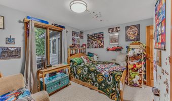 18 Armsby Cir, Campton, NH 03223