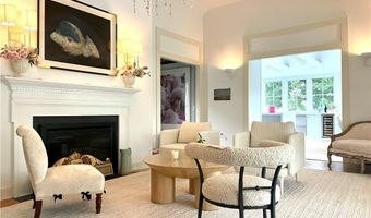 124 Harrison Ave, Newport, RI 02840