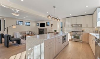 415 N Haddow Ave, Arlington Heights, IL 60004
