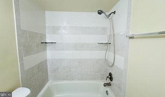 4957 AMERICANA Dr 106, Annandale, VA 22003